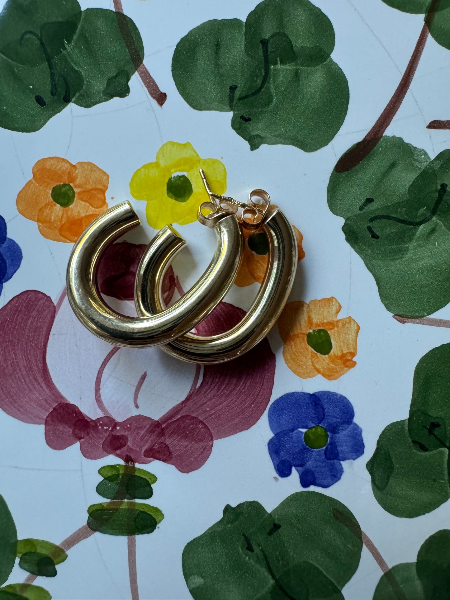 Swoopy "J" Hoops