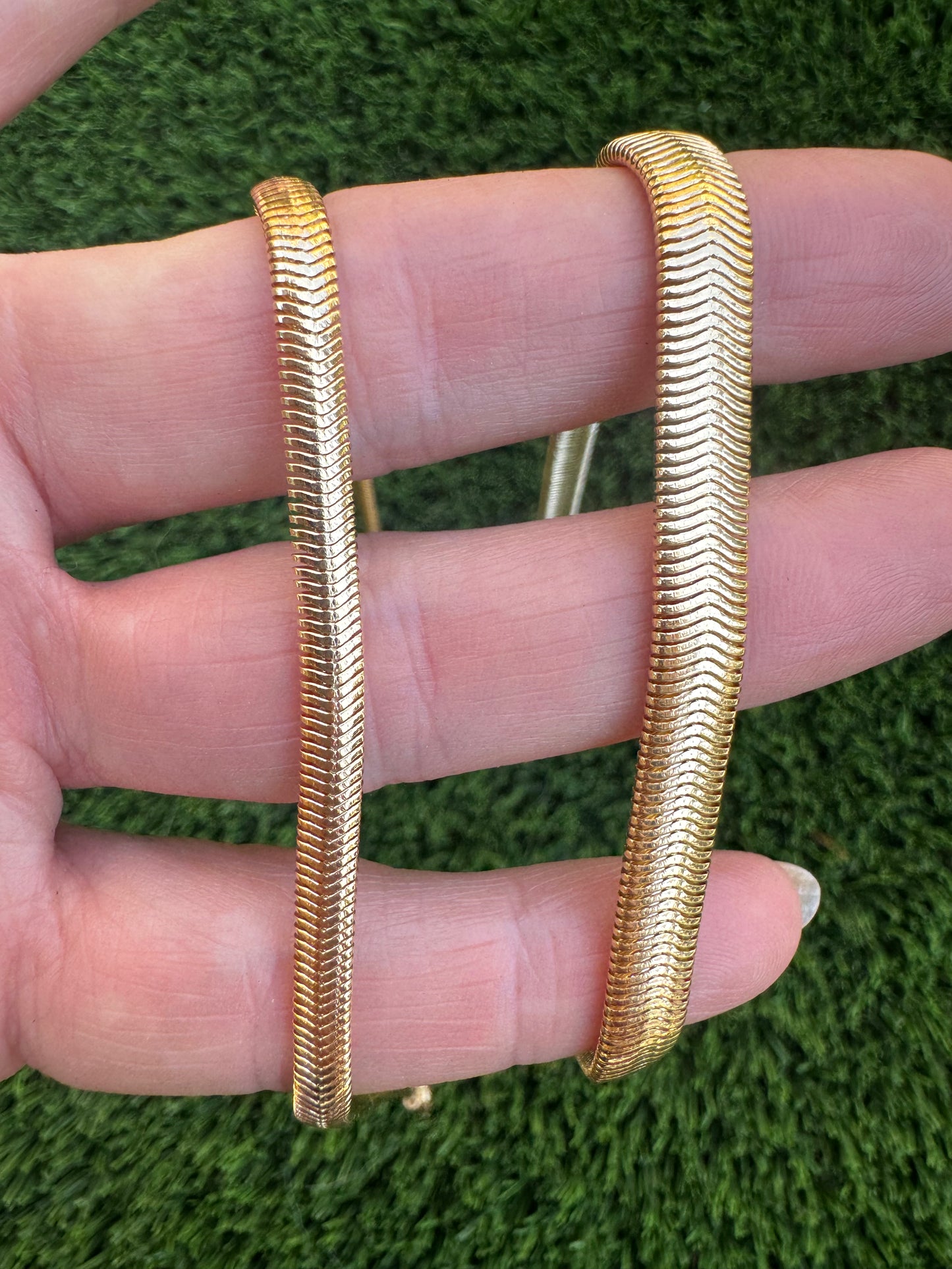 Rounded edge herringbone, small: gold filled