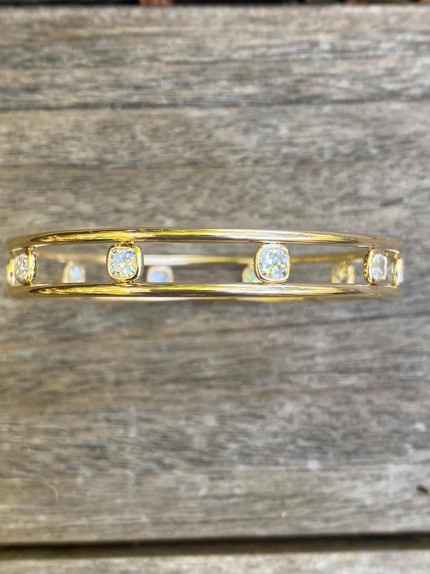 The Luxe Legend Snazzy Bangle