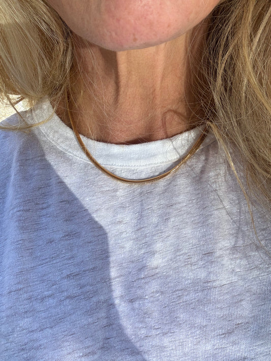 Rounded edge herringbone, small: gold filled