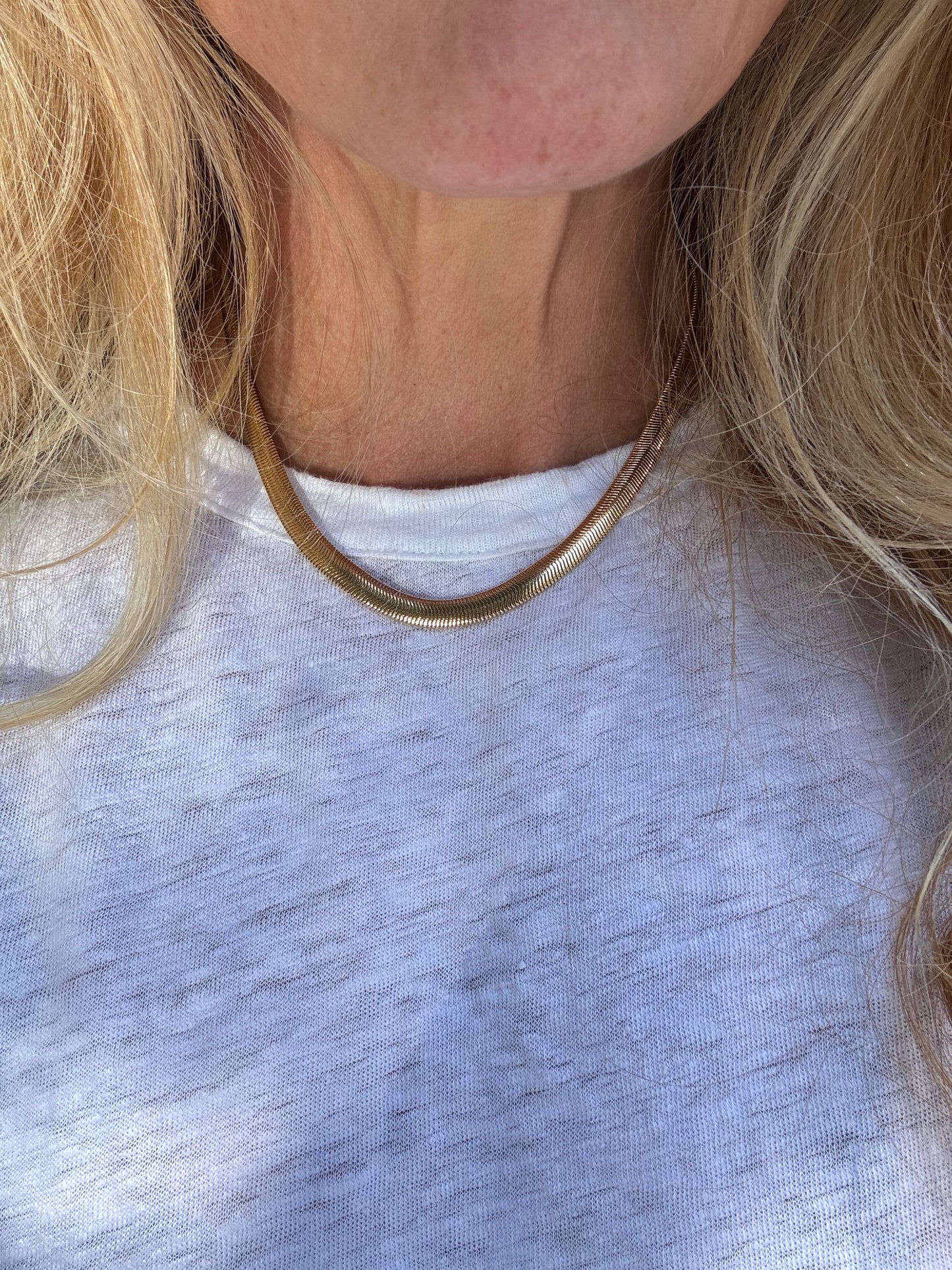 Rounded edge herringbone, large: gold filled